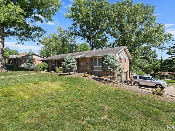 4th image of 1731 Lakeshore Dr