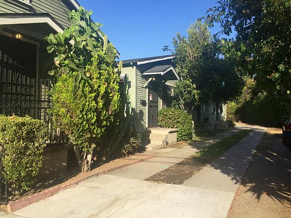 3rd image of 402 Micheltorena St #1/4