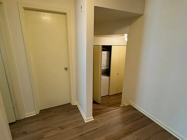 6th Ave Apartments — Photo 64