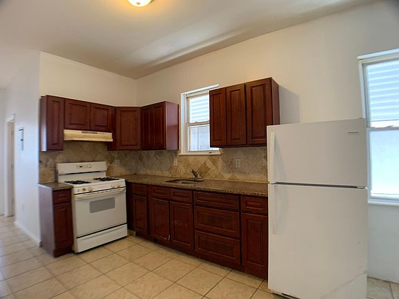 2nd image of 368 Avon Ave #1A