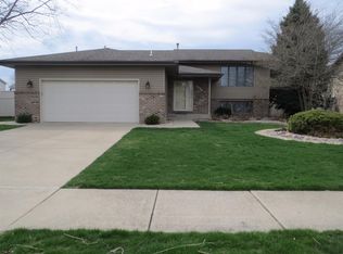 1530 Capri Ln, Dyer, IN 46311