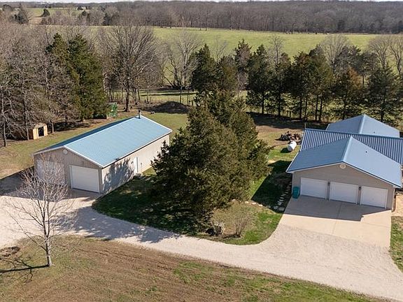 2nd image of 105 Rohrer Rd