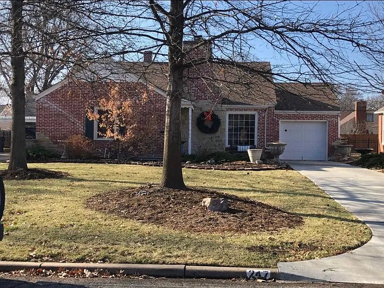 247 N Parkwood Ln — Photo 97