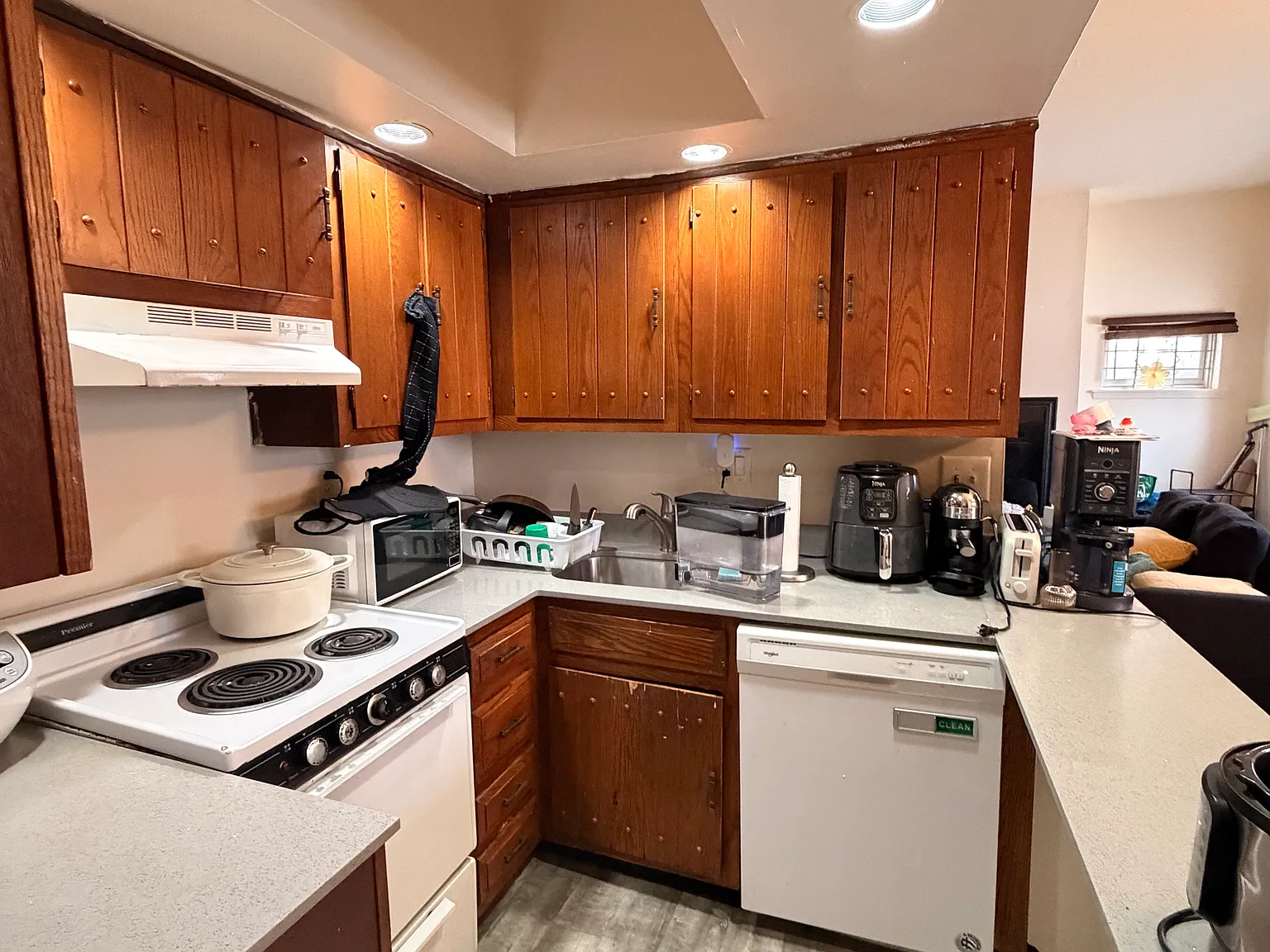 2 bed, 700 sqft, $1,550 — Photo 2