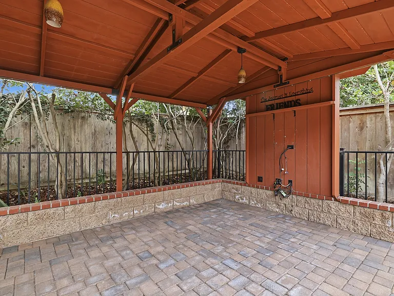 1970 Pelican Pl — Photo 34