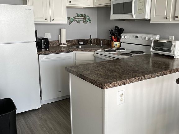 5th image of 1615 Lake Park Blvd S #404