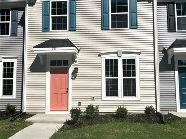 205 Reids Place Dr, Suffolk, VA 23434