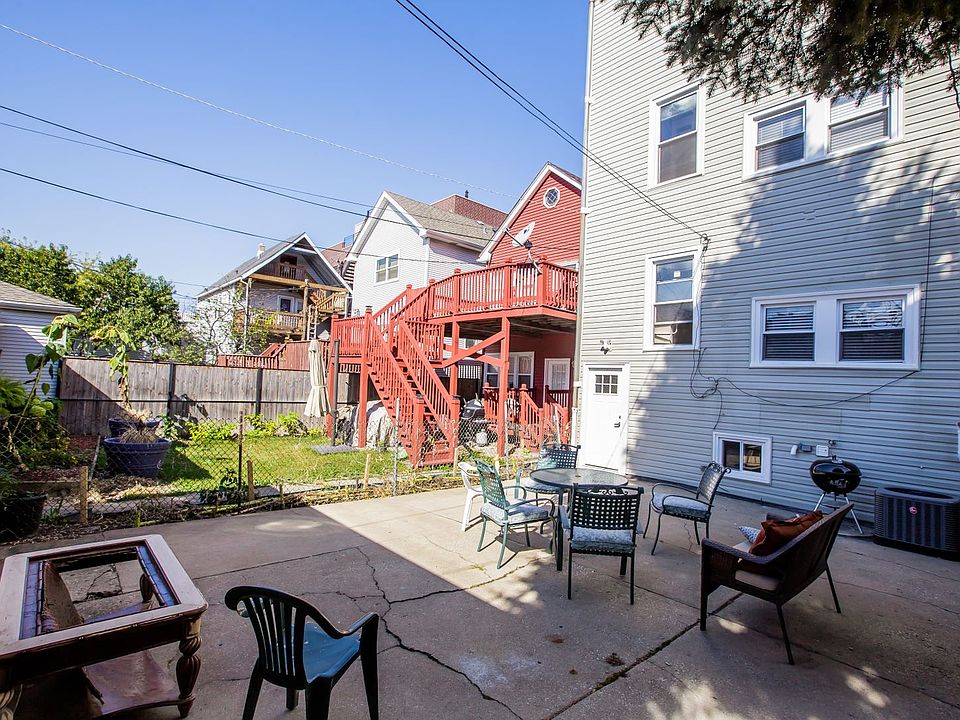 1st image of 2449 W Homer St #0
