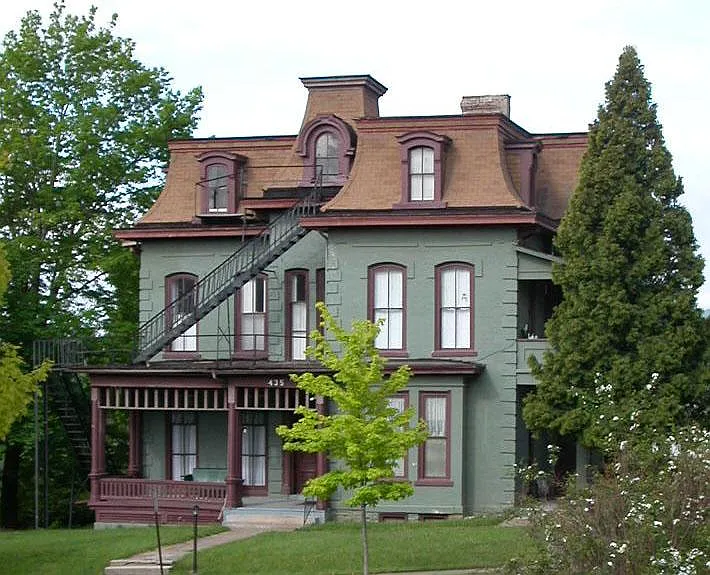 435 N Allegheny St #9 — Photo 1