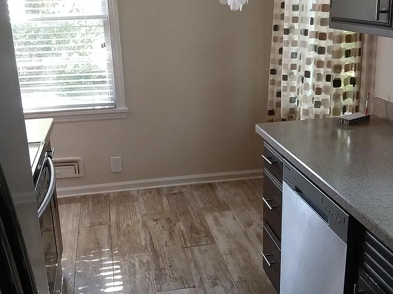 2164 Westfall Rd — Photo 9