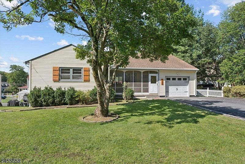 1st image of 105 Parsippany Rd