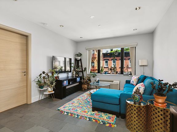 5th image of 194 Meserole St APT 3A