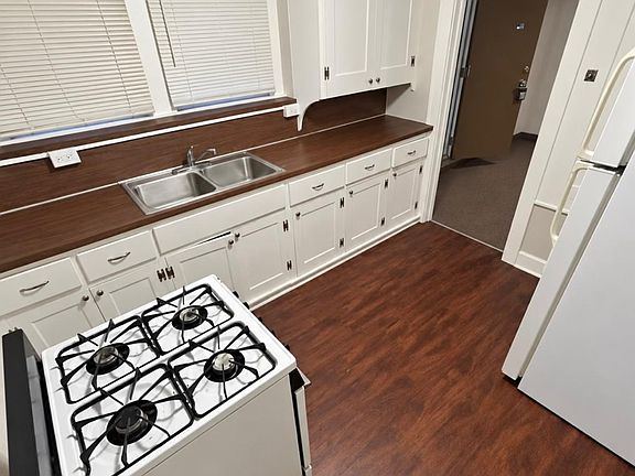 4th image of 598 Blaine Ave APT 5