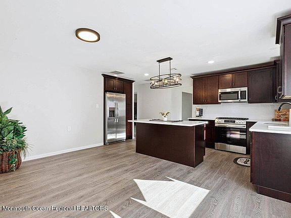 5th image of 240 N Barbados Drive
