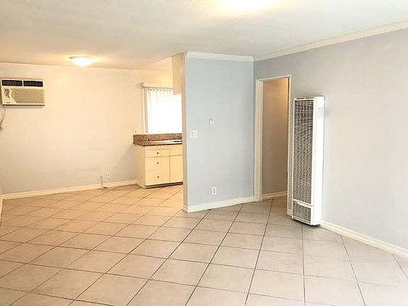 2nd image of 1104 N Monterey St