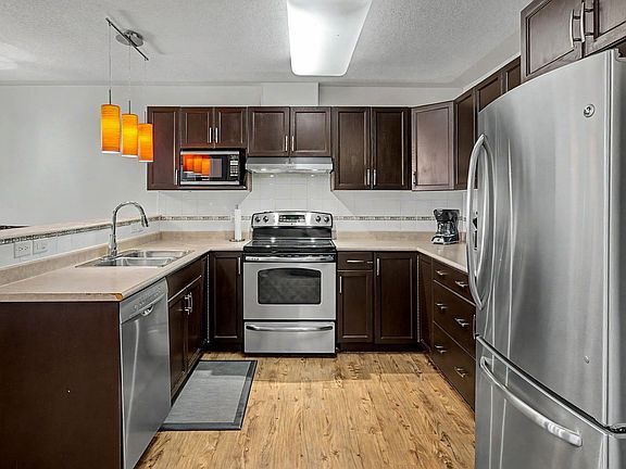 5th image of 237 Youville Dr E #209
