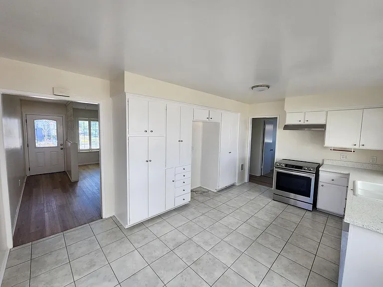5641 Tilburg Dr — Photo 6