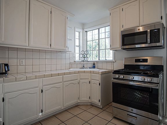2nd image of 13326 Mettler Ave