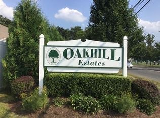 18 Oakhill Cir, Chicopee, MA 01020