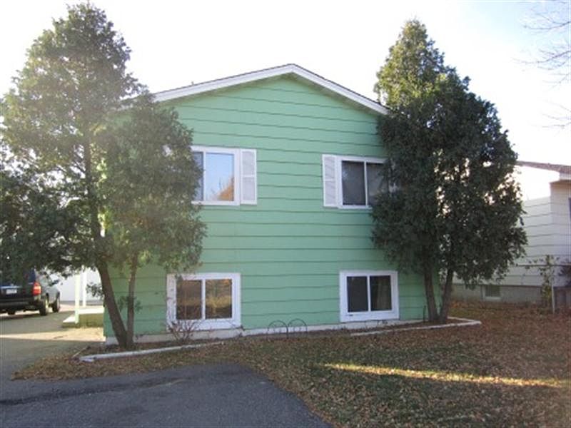 2nd image of 914 Larpenteur Ave W