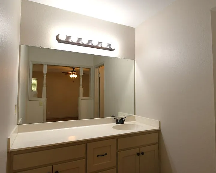710 Kelli — Photo 26