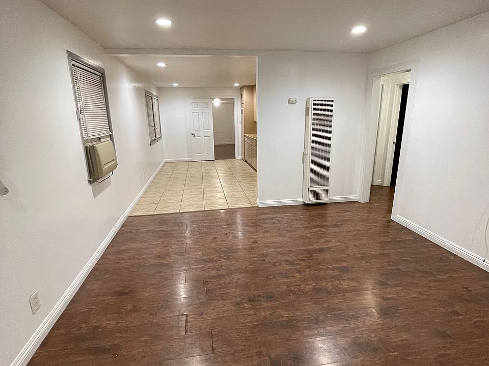 1st image of 1069 E Lynwood Dr