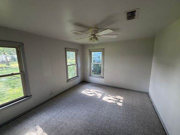 4th image of 120 N Avenue C