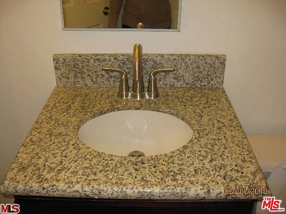 4th image of 137 S Crescent Dr APT 02