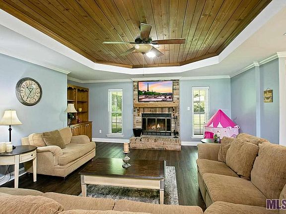 5th image of 10828 White Pine Dr