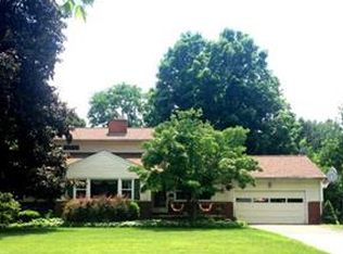 3010 Oakridge Dr, Stow, OH 44224