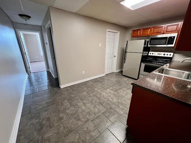 419 Cedar Ave #8 — Photo 3