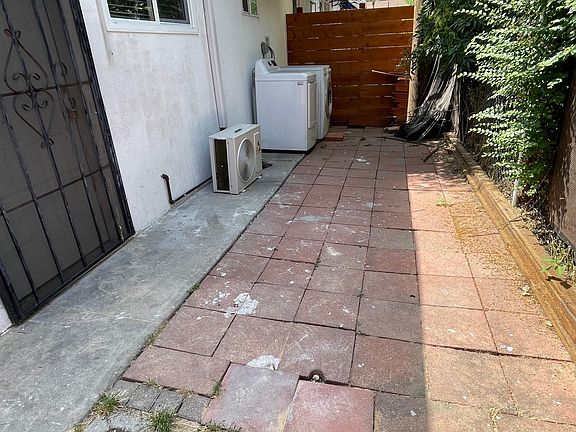 2nd image of 674 N H St