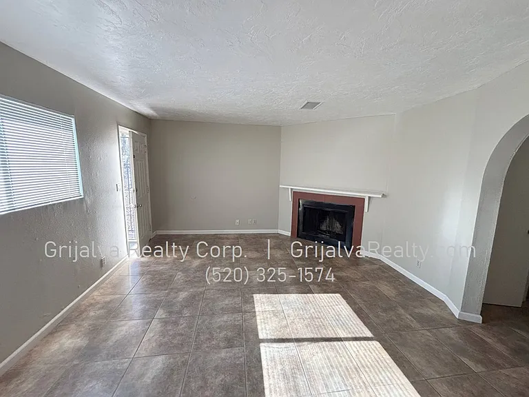 255 Silverbell — Photo 4