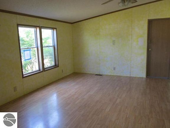 2nd image of 5417 Sunnyside St