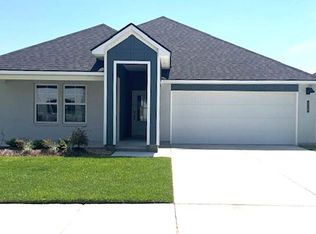 112 Harvest Falls Dr, Broussard, LA 70518