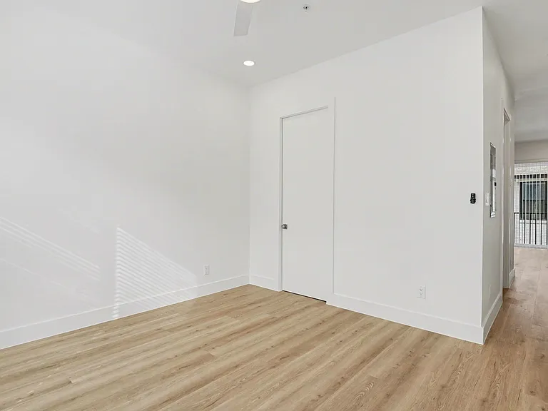 2217 N Fitzhugh Ave #202 — Photo 22