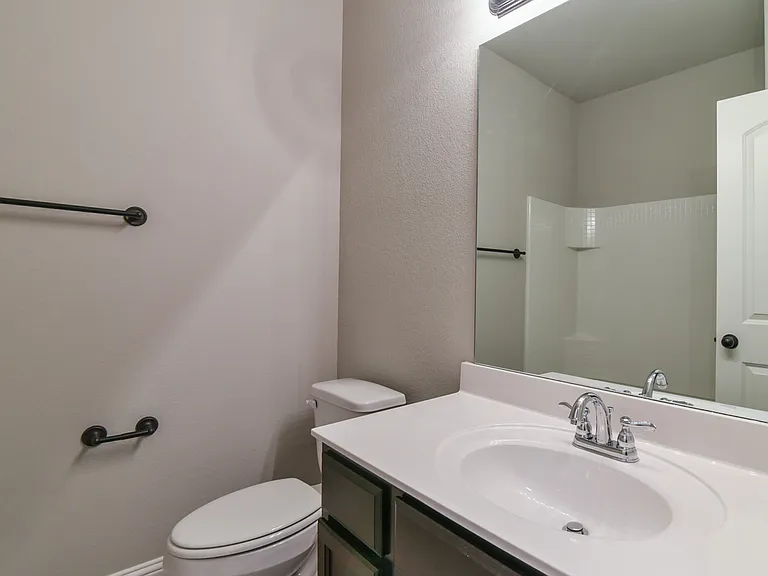 6404 Bay Lake Dr — Photo 6
