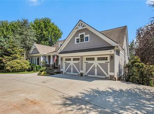 202 Towne Overlook Dr, Canton, GA 30114