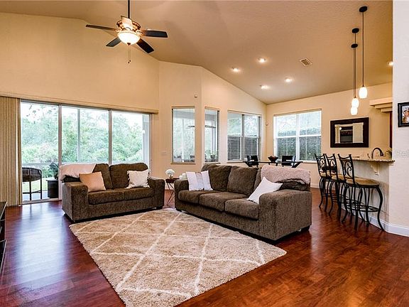 5th image of 25 Acclaim At Lionspaw