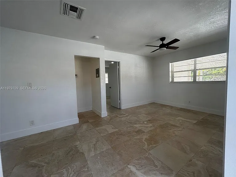 916 SW 10th St #1-3 — Photo 10