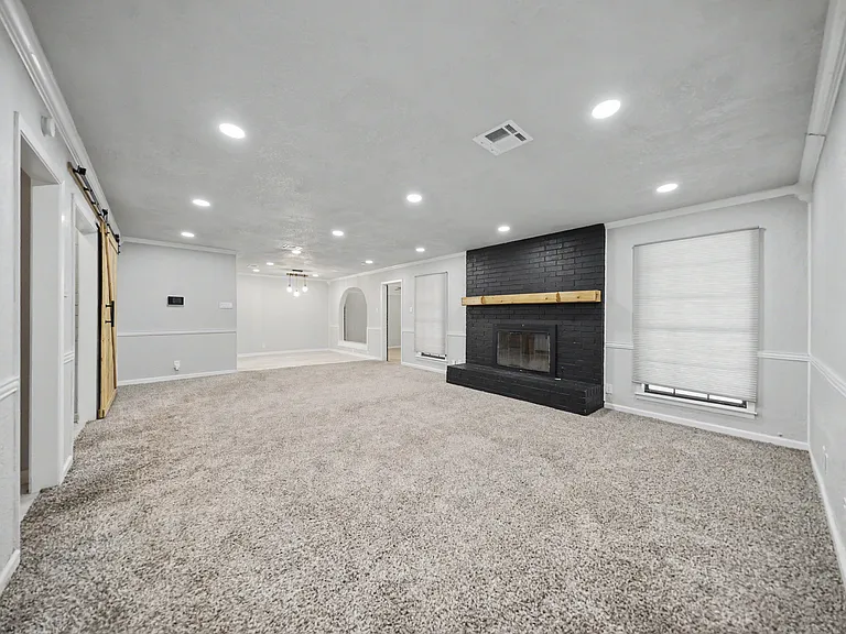 4106 Ermine Trl — Photo 10