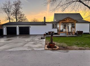 301 W Indiana Ave, Nappanee, IN 46550