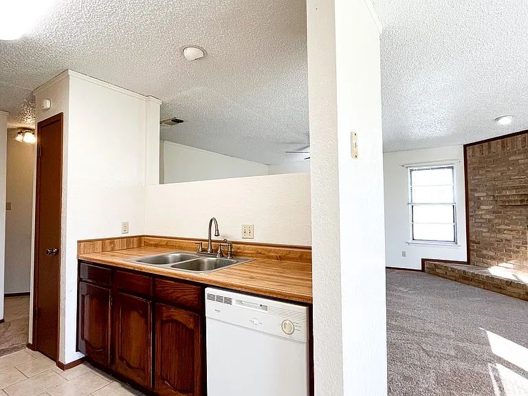 1504 Jefferis Ave — Photo 15
