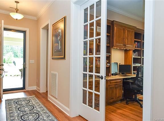 5th image of 7154 Hanging Rock Ct