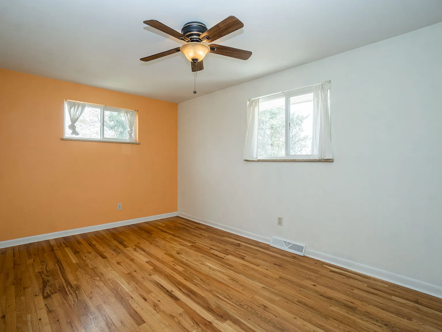 4 bed, 1750 sqft, $3,200 — Photo 4