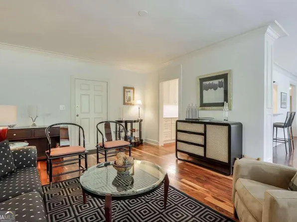2637 Peachtree Rd NE APT 101, Atlanta, GA 30305