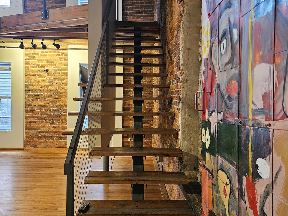 1st image of 214 Park East Central Sq #D