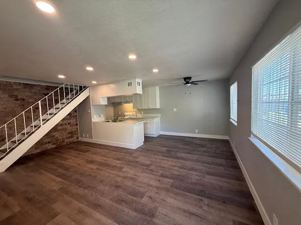 4917 N Holt Ave APT 103, Fresno, CA 93705