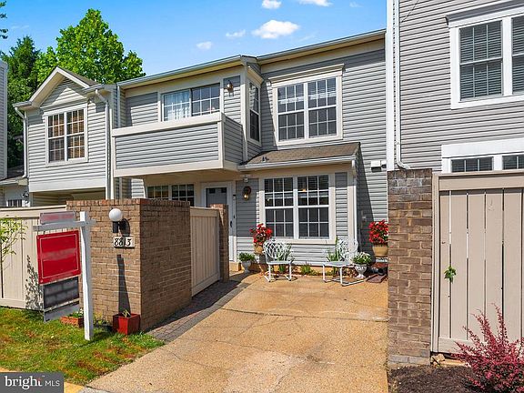5th image of 8813 Rosemark Ct