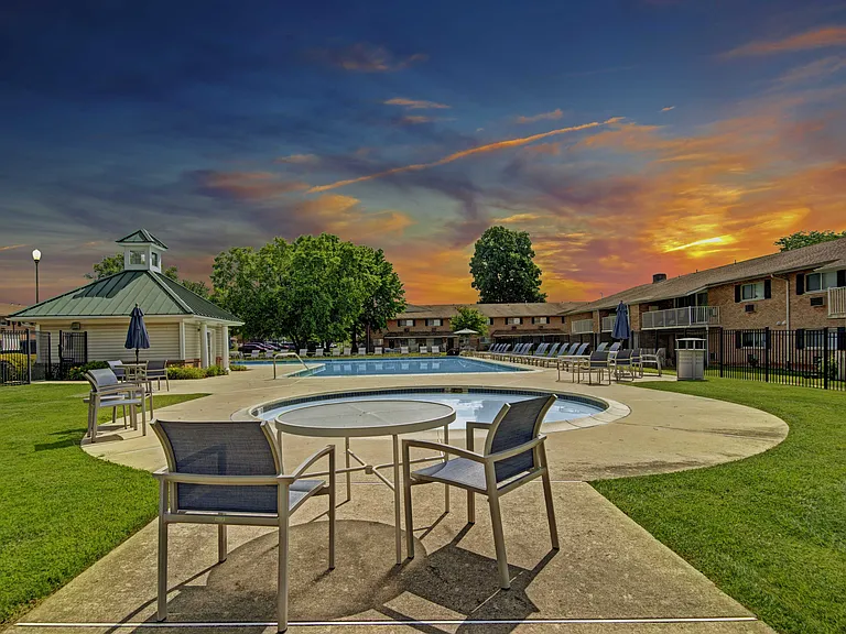 Golf Club Apartments — Photo 13